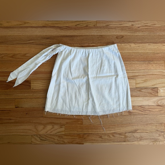 Show Me Your MuMu Iva Wrap Skirt in White Linen Blend L - Picture 4 of 10